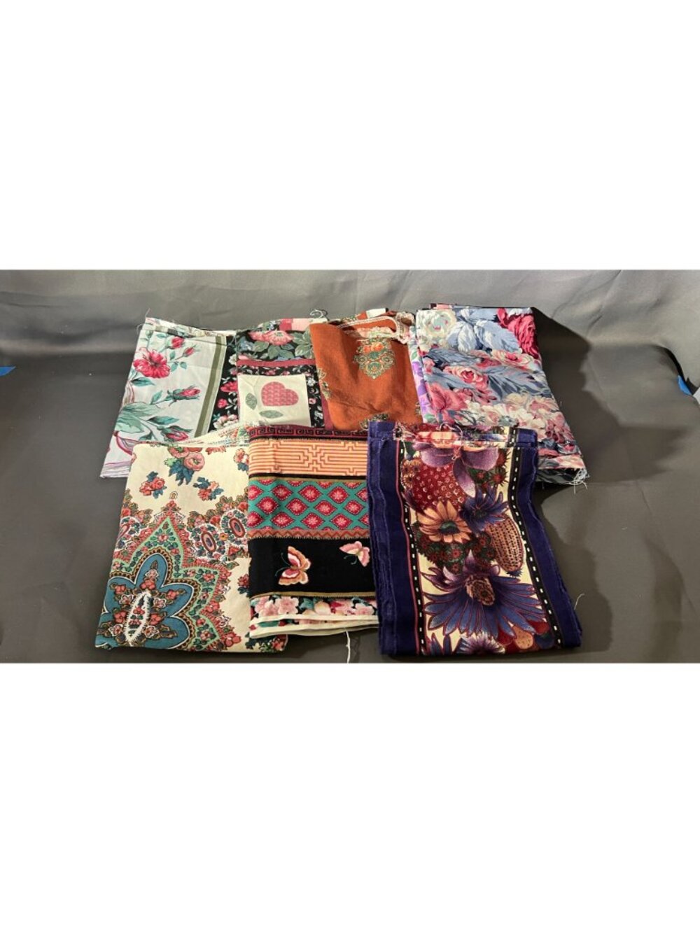Floral & Paisley Retro Print Fabric Bundle - Craft Lot For Quilting - Picture 2 of 2